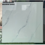 Gạch ốp lát 80x80 màu trắng vân mây nhẹ lát nền phòng ngủ rộng 