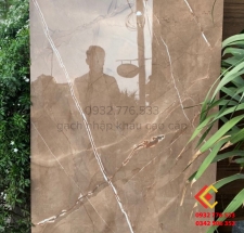 Gạch khổ lớn đá bóng kiếng 80x160 màu nâu sọc trắng ốp tường tại quận 1