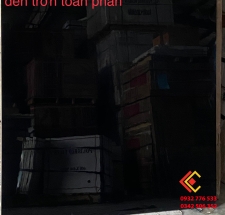 Gạch 100x100 màu đen trơn bóng kiếng hàng cao cấp nhập khẩu 